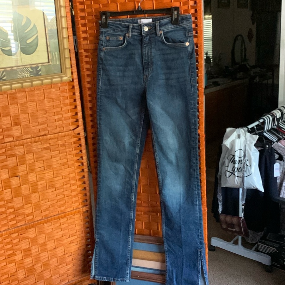 Zara jeans.